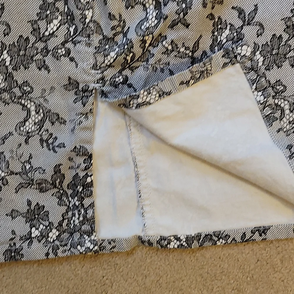 Karen Kane In-style Skirt Size 10 White with Black Floral Lace Pattern